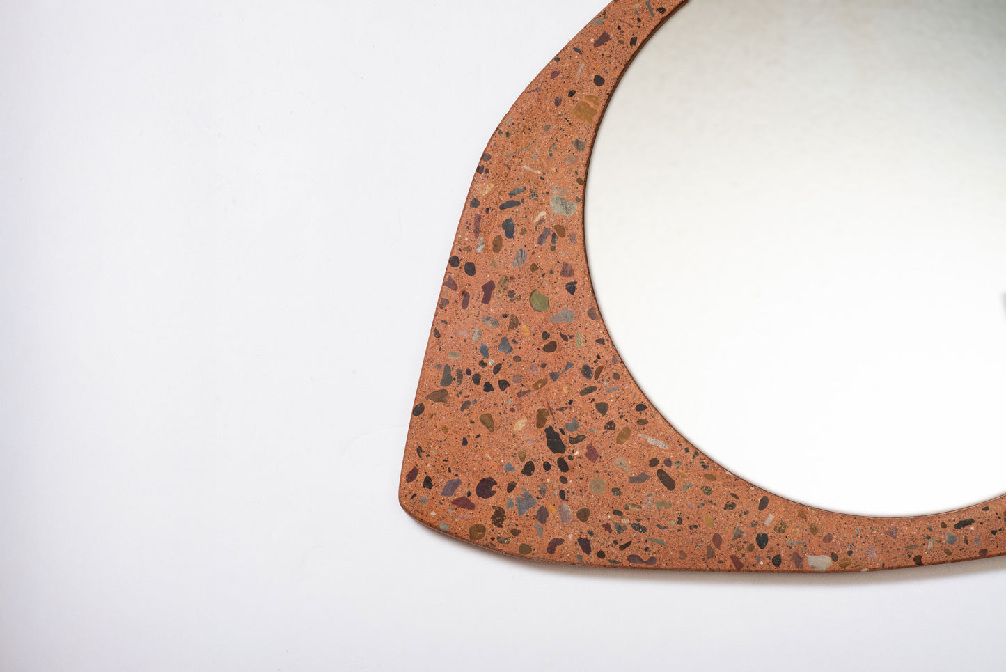 Nova Mirror